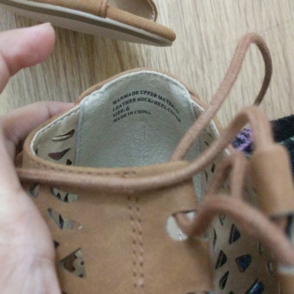 Restricted Open toe laced up Heel Shoes - Picture 6 of 6